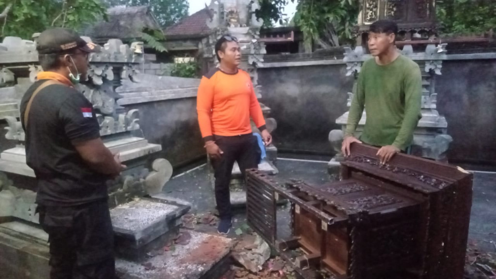 Pohon Tumbang di Banjar Labuan Sait, Desa Pecatu, Kecamatan Kuta Selatan Tanggal 09 Mei 2023